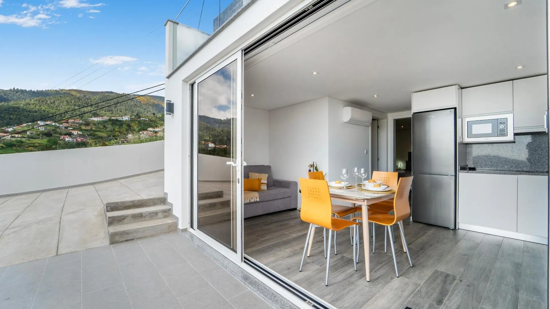 Brand New Private Modern Apartment With Patio And Sea View Calheta  0*, Calheta (Madeira)